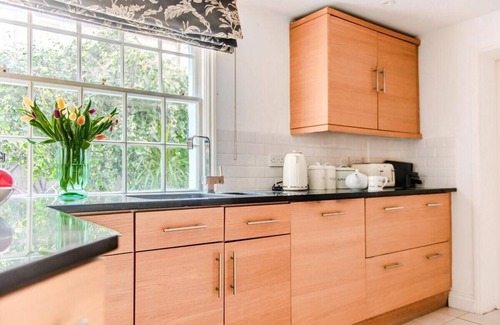 Bognor Regis House | Beautiful 5 Bedroom Regency House/ Pets Welcome