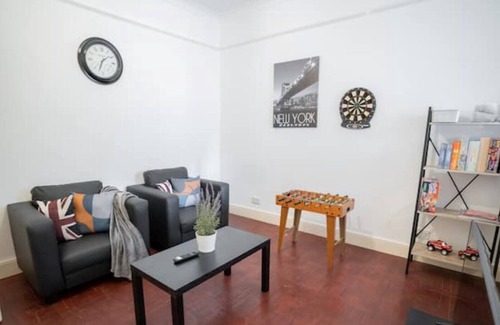 Lewisham House | Beautiful 5 Bedroom House With Private Garden