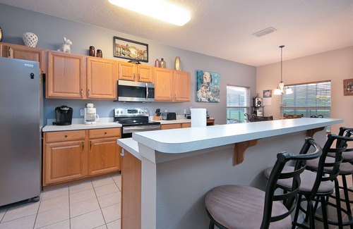 Highgate Park House | Beautiful 5 bedroom house with private pool in gated community