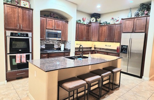 Montelena House | Beautiful 5 bedroom home with an Amazing * HEATED POOL!