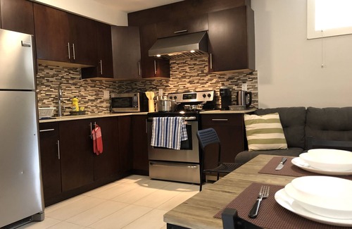 Burnaby House | Beautiful 5 star 2 bd suite near bus&shopping