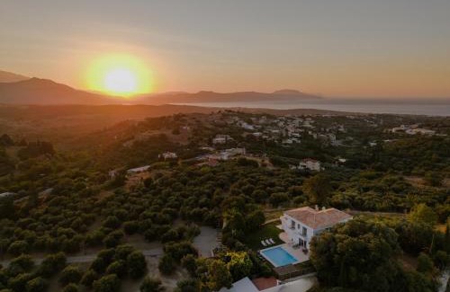 Filaki Villa | Beautiful 5bedroom villa big pool, close to beach!