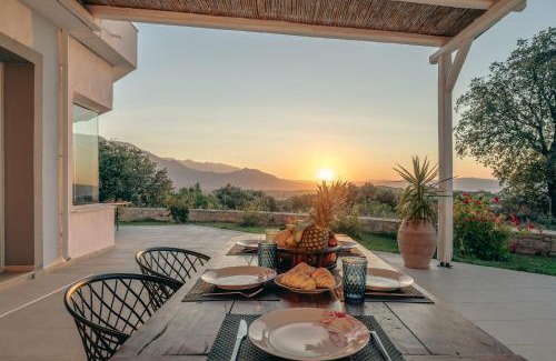 Filaki Villa | Beautiful 5bedroom villa big pool, close to beach!