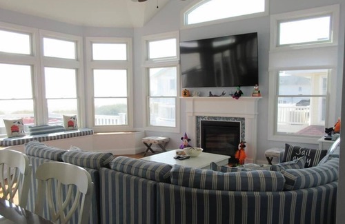 Surf City House | Beautiful 6 bedroom oceanfront in Surf City