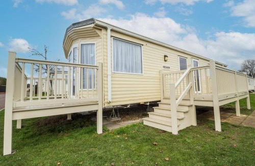 Clacton-on-Sea Other | Beautiful 6 Berth Caravan With Decking At Valley Farm Holiday Park Ref 46736V