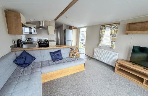 Pakefield Other | Beautiful 6 Berth Caravan With Stunning Sea Views In Suffolk Ref 68029Cr