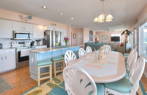 Holden Beach House | BEAUTIFUL 6 BR OCEANFRONT HOME WITH PRIVATE HEATABLE SALTWATER POOL.