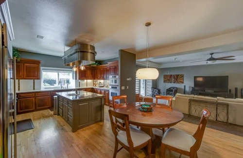 Chico House | BEAUTIFUL 7/5 W/POOL/HOT TUB LOTS OF ROOM