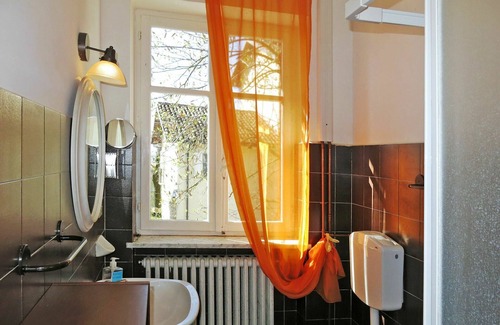 San Damiano dʼAsti Villa | Beautiful apartment in villa with pool, WIFI, TV, terrace, pets allowed, panoramic view and park...