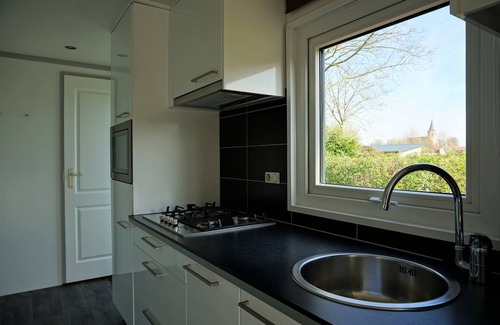 Noordwelle Ski Chalet | Beautiful accommodation, large enclosed garden near Renesse beach.