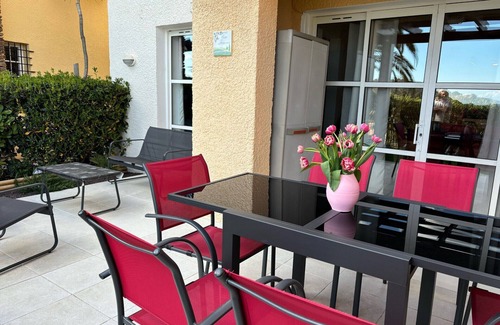 Le Dramont Apartment | Beautiful air-conditioned and renovated garden level Cap Esterel