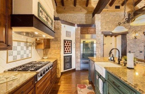 Temecula House | Beautiful Amenities-Stunning Views,Spa,LRG Kitchen!