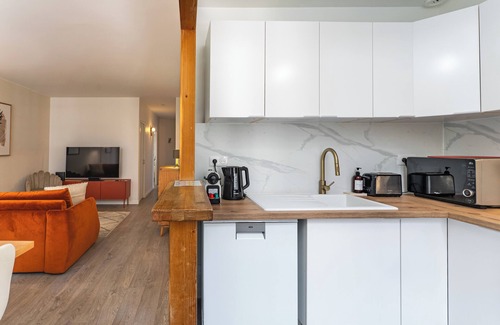 Hotel de Ville - Quinconces Apartment | Beautiful and comfortable flat for 6 in the Rue Ausone