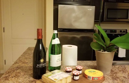 Coral Gables Apartment | Beautiful and modern apartment, nice and in the building, gym.