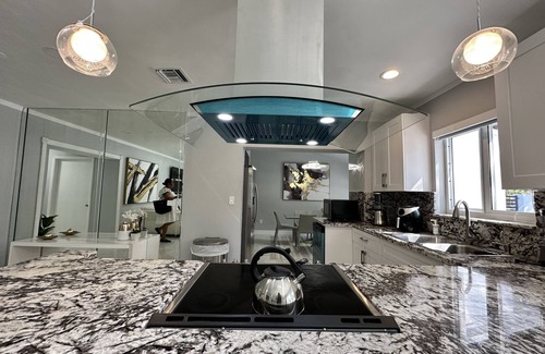 Golden Glades House | beautiful and spacious house close to south beach and wynwood walls.