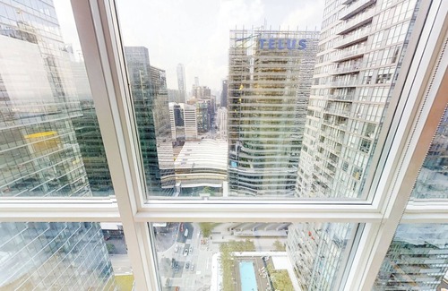 Downtown Toronto Apartment | Beautiful and Stylish 2 BR Condo in DT Toronto