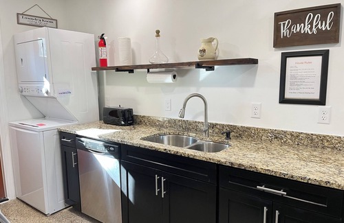 Griffin Heights House | Beautiful and Very Clean Remodel! Close to FSU, Down Town Area and Restaurants