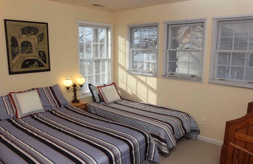 Arundel on the Bay House | Beautiful Annapolis Waterfront Home Sleeps 12 in Style