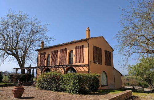 Castelfiorentino Villa | Beautiful apartment in villa for 4 guests with WIFI, pool and panoramic view, close to San Gimig.