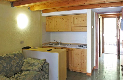 Limone sul Garda Apartment | Beautiful apartment for 4 guests with A/C, WIFI, pool, hot tub, TV, terrace and parking