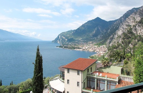 Limone sul Garda Apartment | Beautiful apartment for 4 guests with A/C, WIFI, pool, hot tub, TV, terrace and parking
