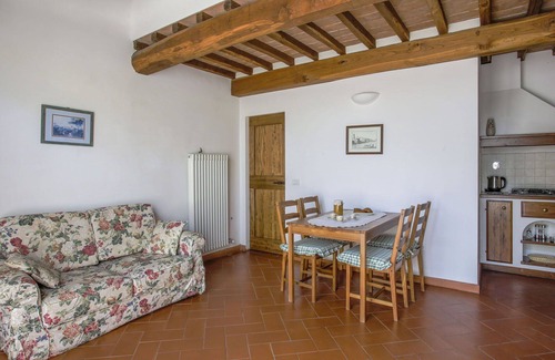 Sesto Fiorentino Villa | Beautiful apartment in villa for 3 people with WIFI, pool, TV, terrace, pets allowed and parking
