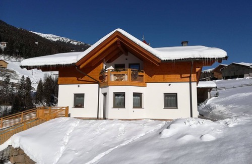 Sarentino Apartment | Beautiful apartment for 6 people with WIFI, TV, balcony and parking