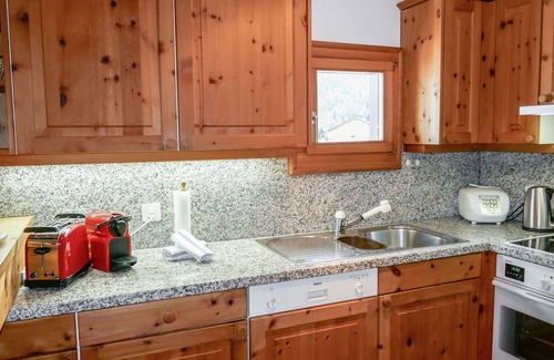 Sils-Maria Apartment | Beautiful apartment for 4 guests with WIFI, TV, balcony and pets allowed