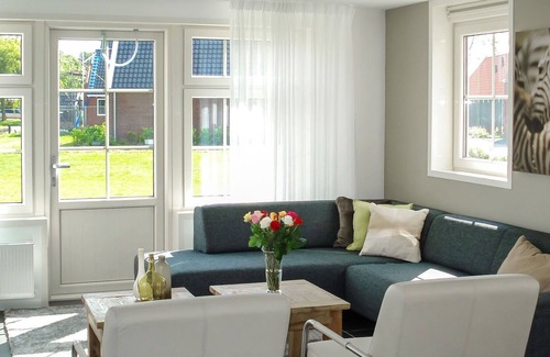 West-Graftdijk House | Beautiful apartment in villa for 6 people with WIFI, TV, terrace and parking