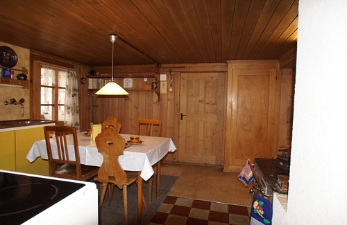 Boltigen Apartment | Beautiful apartment for 5 people with WIFI and balcony