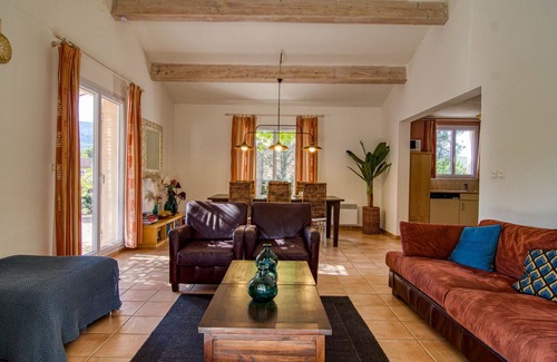 Nans-les-Pins Apartment | Beautiful apartment for 6 people with pool, WIFI, TV, terrace and parking