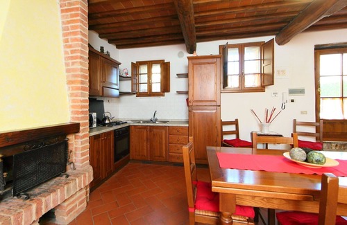 Rapolano Terme Villa | Beautiful apartment in villa for 6 people with WIFI, pool, TV and patio