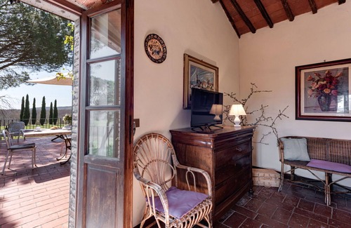 Bucine Apartment | Beautiful apartment for 4 guests with pool, WIFI, A/C, TV, patio, panoramic view and parking