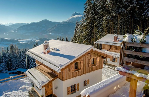 Werfenweng House | Beautiful apartment in villa for 6 people with WIFI, TV, terrace, pets allowed and parking