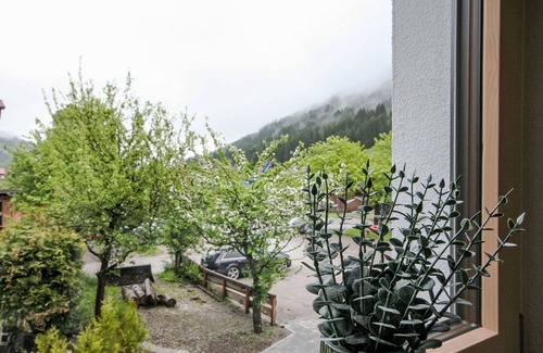 Oberau Apartment | Beautiful apartment for 8 guests with WIFI, TV, balcony, panoramic view and parking