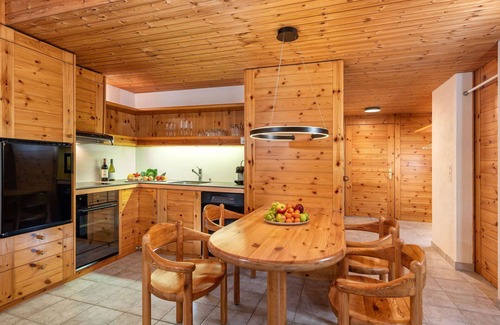 Lenzerheide Apartment | Beautiful apartment for 4 people with TV, balcony and pets allowed