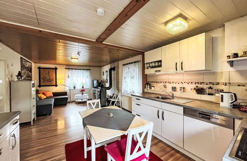 Quiddelbach Apartment | Beautiful apartment for 7 people with WIFI, TV, balcony and parking