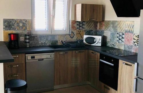 Ghisonaccia Apartment | Beautiful apartment with WIFI, A/C, pool, TV, balcony, pets allowed, panoramic view and parking