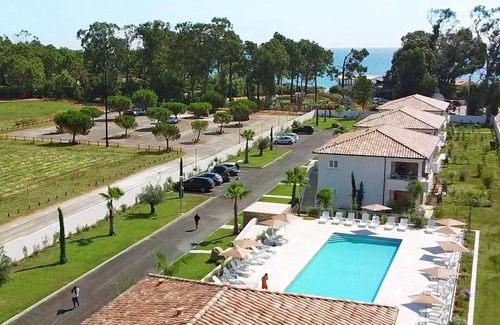 Ghisonaccia Apartment | Beautiful apartment with WIFI, A/C, pool, TV, balcony, pets allowed, panoramic view and parking