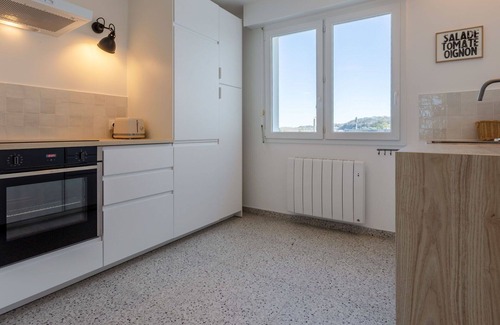 (le) Mesnil Hue Apartment | Beautiful apartment for 4 guests with WIFI, TV and parking
