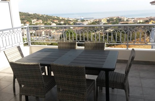L'Ile-Rousse Apartment | BEAUTIFUL APARTMENT IN RESIDENCE STANDING UP BEAUTIFUL SEA AND MOUNTAIN