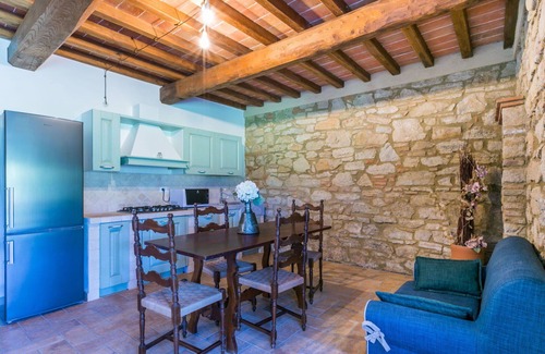 Guardistallo Apartment | Beautiful apartment for 4 people with WIFI, A/C, pool, patio, pets allowed and panoramic view