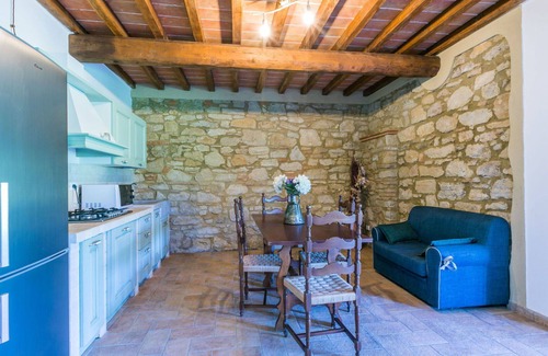 Guardistallo Apartment | Beautiful apartment for 4 people with WIFI, A/C, pool, patio, pets allowed and panoramic view