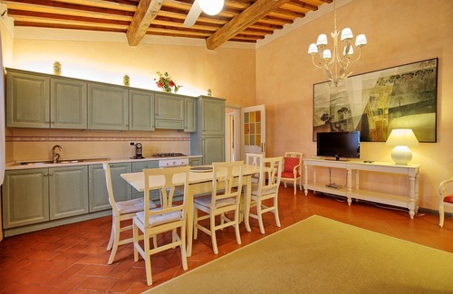 Castelfiorentino Apartment | Beautiful apartment for 4 people with pool, A/C, WIFI and TV
