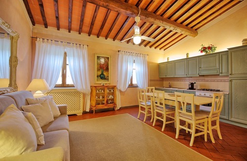 Castelfiorentino Apartment | Beautiful apartment for 4 people with pool, A/C, WIFI and TV