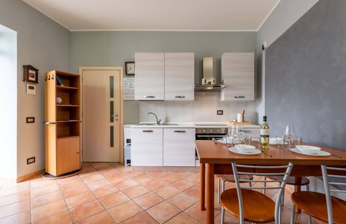 Portacomaro Apartment | Beautiful apartment for 4 people with A/C, pool, WIFI, terrace, pets allowed and panoramic view