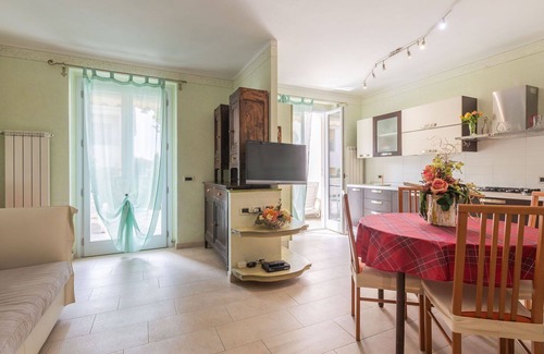 Riva Ligure Apartment | Beautiful apartment for 6 guests with WIFI, TV, terrace, pets allowed and parking