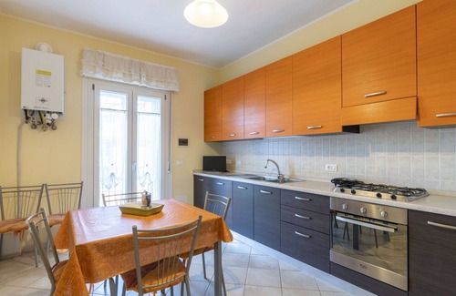 Riva Ligure Apartment | Beautiful apartment for 6 guests with A/C, WIFI, TV, balcony, pets allowed and parking