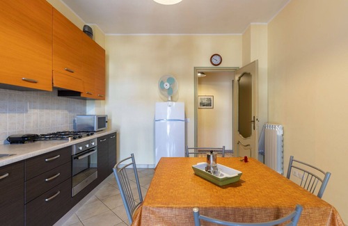 Riva Ligure Apartment | Beautiful apartment for 6 guests with A/C, WIFI, TV, balcony, pets allowed and parking