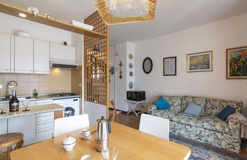 Riva Ligure Apartment | Beautiful apartment for 5 guests with WIFI, TV, balcony, pets allowed and parking